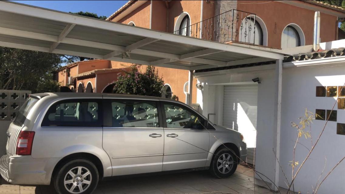 Villa Requesens On Canal Empuriabrava Exterior photo